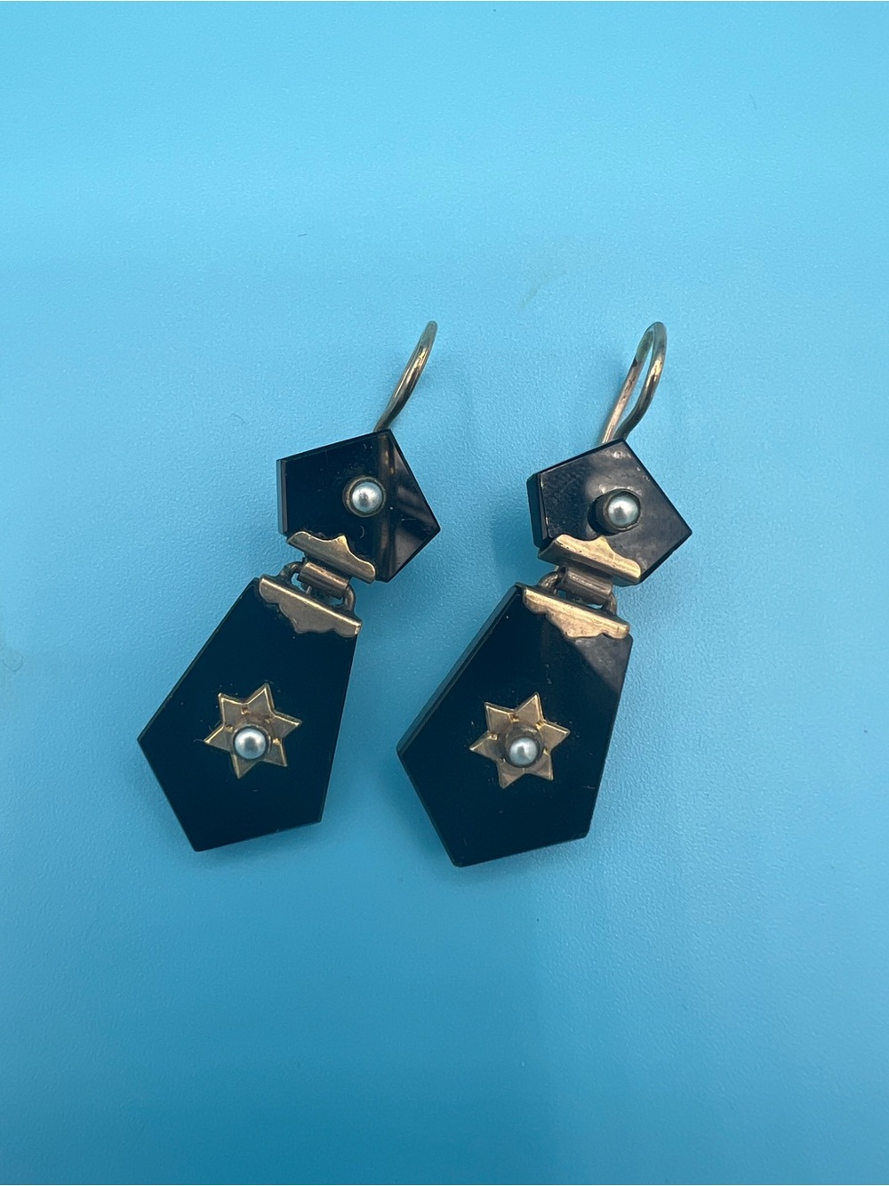 Antique Victorian Onyx Gold and Pearl Earrings - Picture 4 of 10